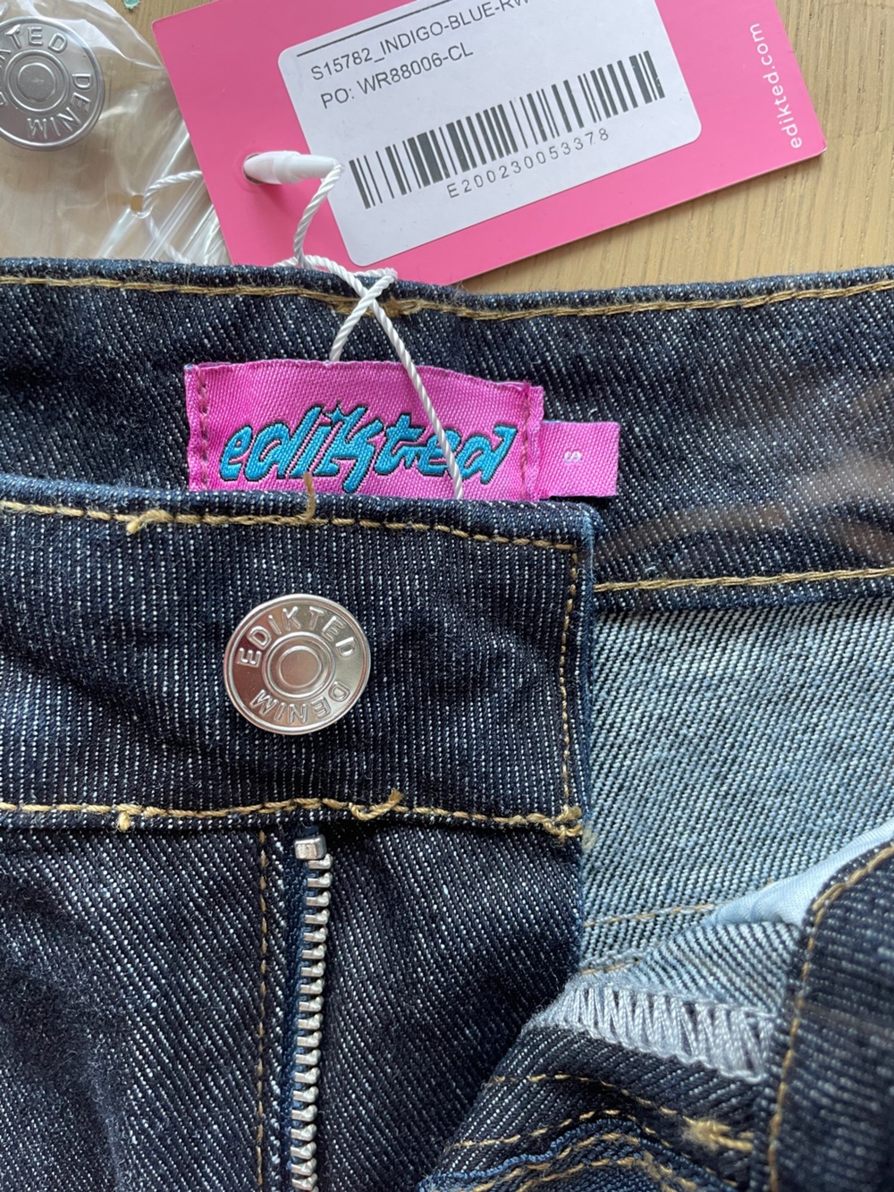 Edikted Raelynn Washed Low Rise Baggy Jeans - Picture 2 of 6